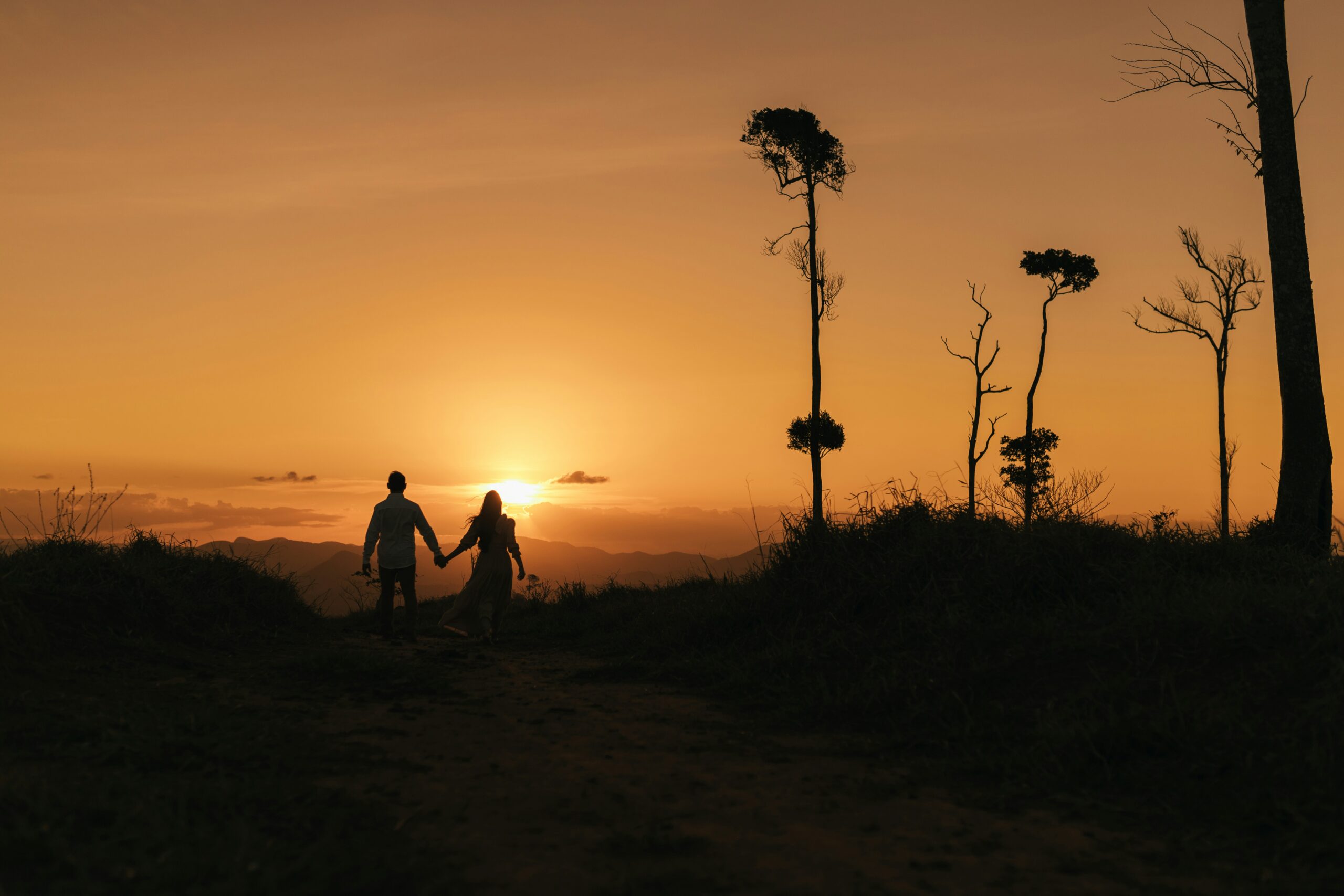 honeymoon safari - Romantic sunset in Masai Mara for honeymooners in Kenya