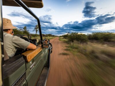 redcharlie-WQRdXOBJLV0-unsplash Kenyan safari guide - safari driver guide in masai mara kenya